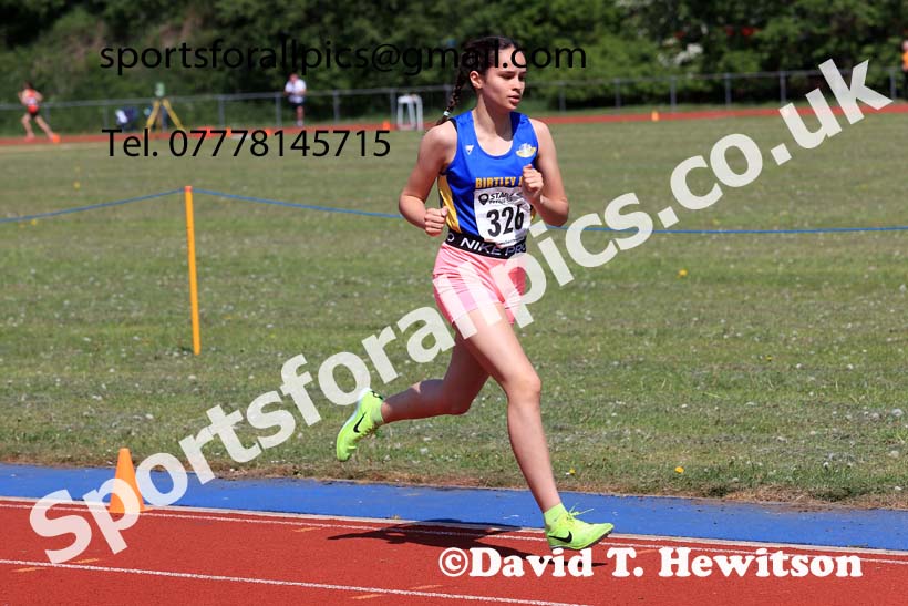 GGirls under-15s 1500 metres, 2025 North Eastern Track and Field Champs., Shildon, County Durham. Photo: David T. Hewitson/Sports for All Pics